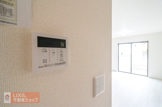 【温水設備】現地完成写真。給湯スイッチ付きで温度調整もラクラクです。