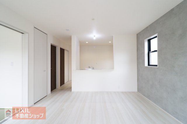 【ダイニング】現地完成写真。家族でくつろげるダイニングです。