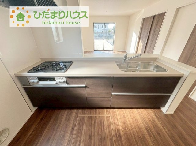料理をしながらでも、ご家族との会話を楽しめる対面式キッチン♪