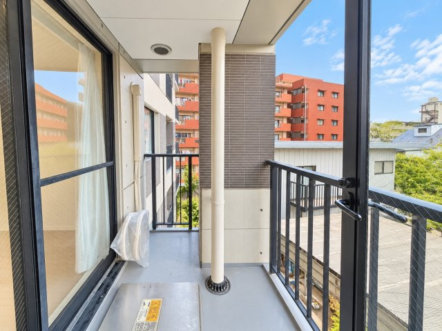 バルコニー付きのお部屋です♪