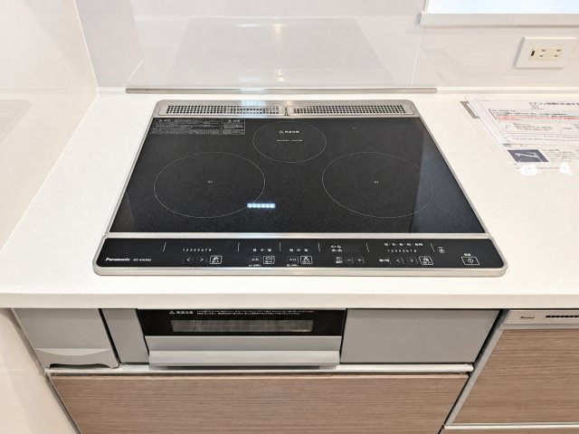 ・オール電化のキッチンです。