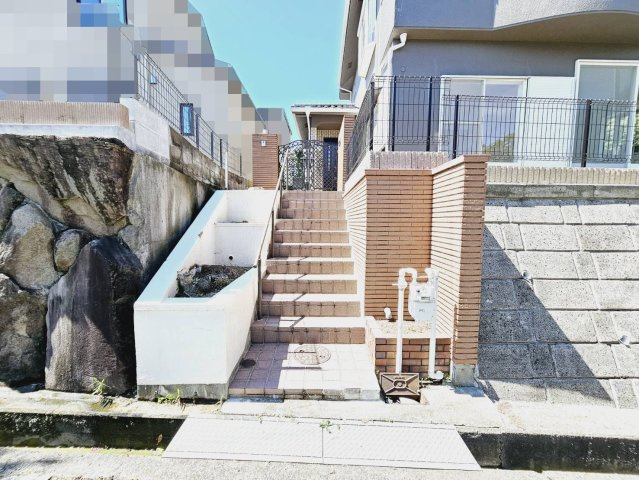 ■玄関アプローチ