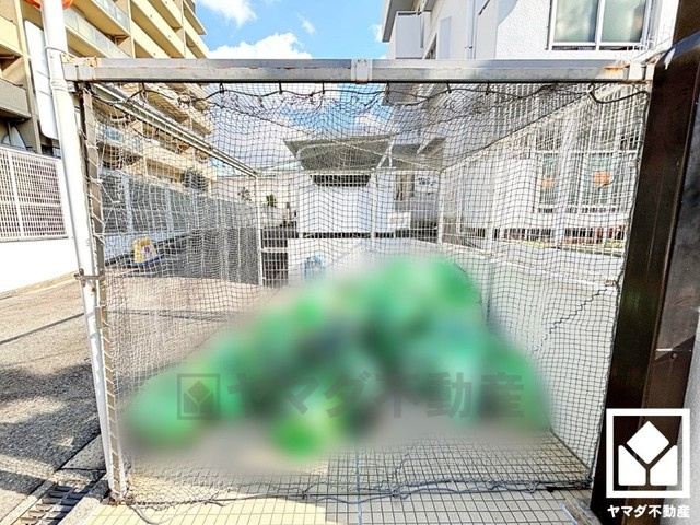 清潔なゴミ出し場で気持ち良くお使い頂けます。