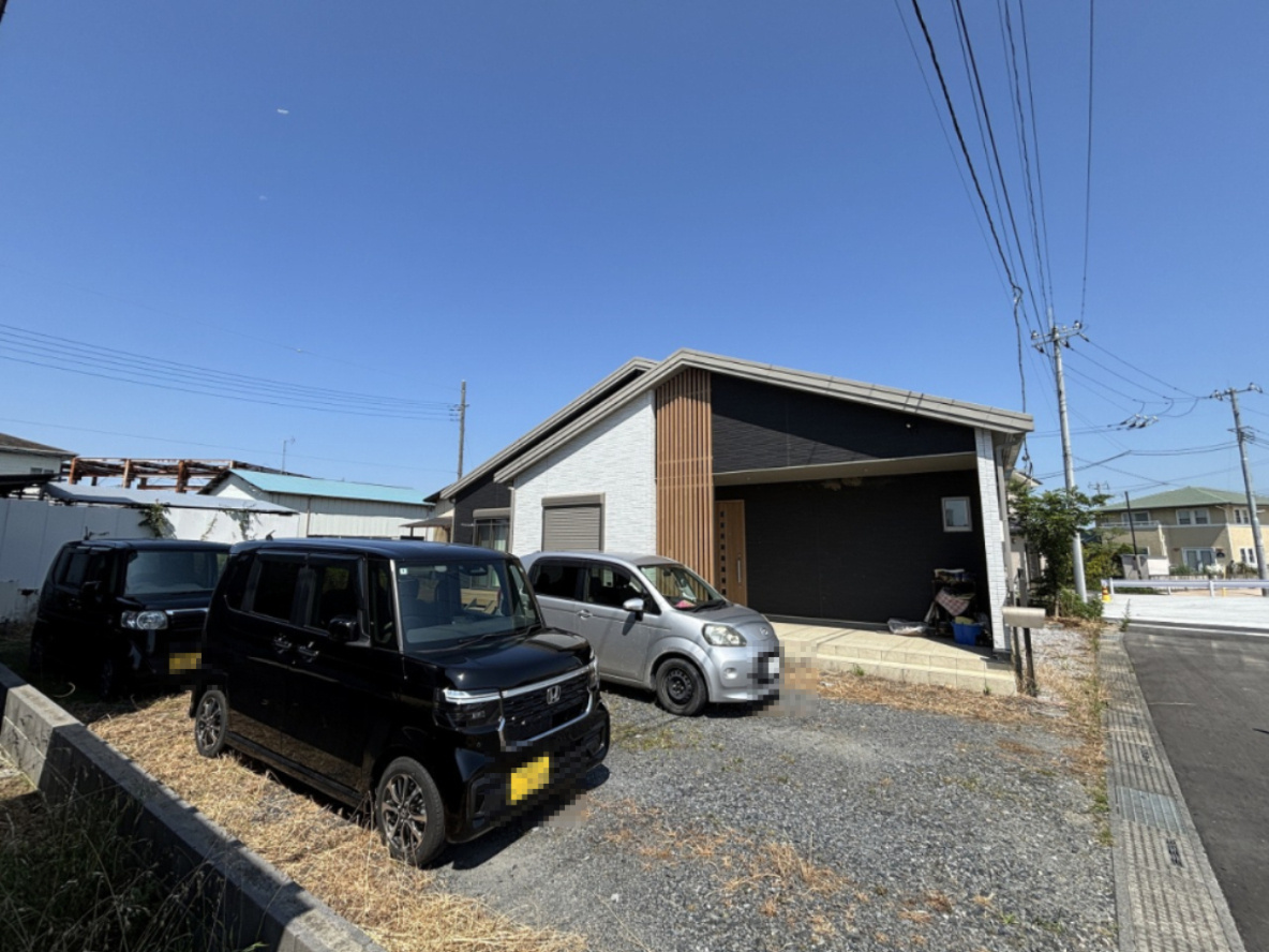 居住中ですが、室内キレイにお使いです！　ご内覧の際は弊社までお気軽にご連絡ください！