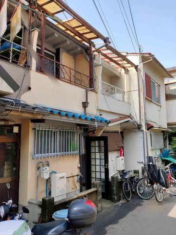 周辺コンビニ、スーパーなど充実しており生活のしやすい環境です！