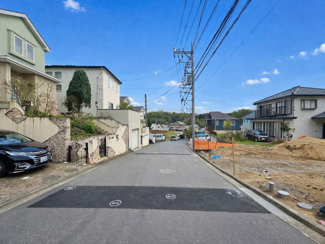 ◆前面道路も幅員があり車の運転も安心！前面道路は閑静な住宅地。車通りの少ない道路です。お子様にも安心です。
