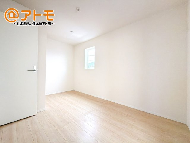 収納豊富な洋室は使い勝手良好です！