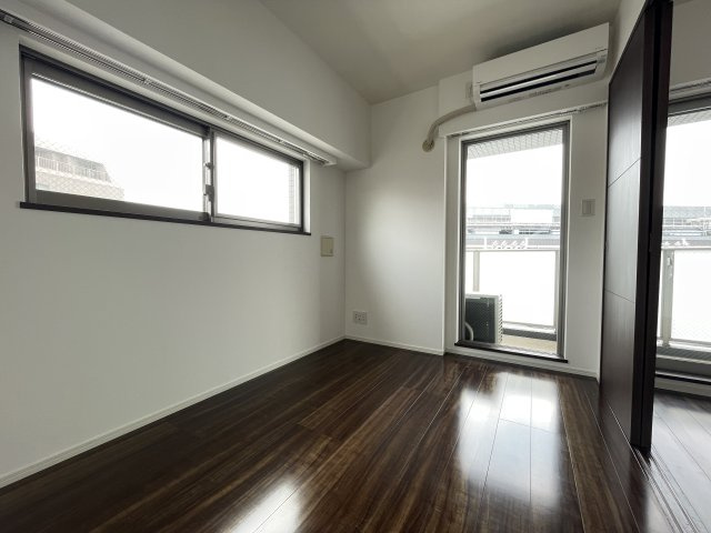 大切なお子さまを見守りやすい引き戸の洋室は、子ども部屋としても。　