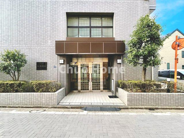 【エントランス】マンションのエントランスは、その物件の印象を決める、顔とも言える場所です。毎日通る場所ですからきれいなのが一番です。
