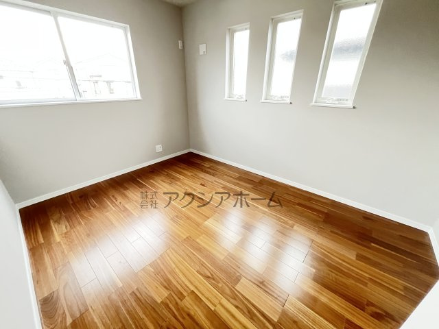 2階　洋室　5.5帖