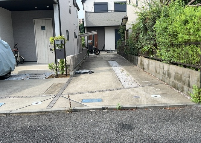 隣家の土地はどうなっているのか、生活利便施設が近くにあるのか、学校まで近いかなど、お客様のライフスタイルにあわせたイメージが重要です。また、近くにあると困る施設が近くにないかも確認するといいでしょう。