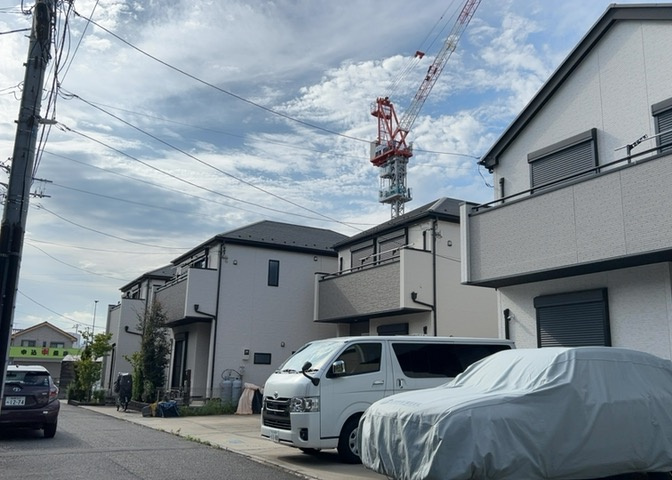 土地の地勢が高台の場合、景色を綺麗にみることができ、景色にこだわってお家探ししている方におすすめです！また平坦地よりも風通しがいいというメリットがあります。デメリットもあるので是非現地でご確認下さい。