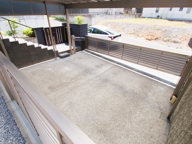 駐車場｜ゲートで閉じており防犯も良いです