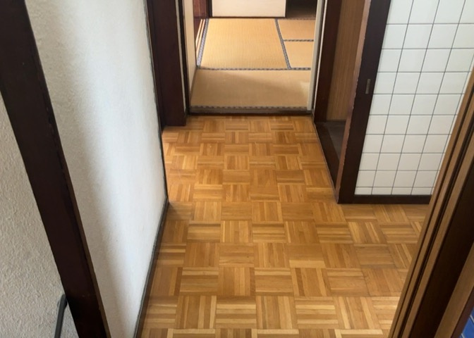 内装はとにかくおしゃれなものがいい！と選ぶ前に、まず住んだ後のことを想像してみましょう。住んでみたらコンセントの位置が悪くて使いにくいなど出てきます。事前にどの家電をどこに置くか想定しておきましょう。