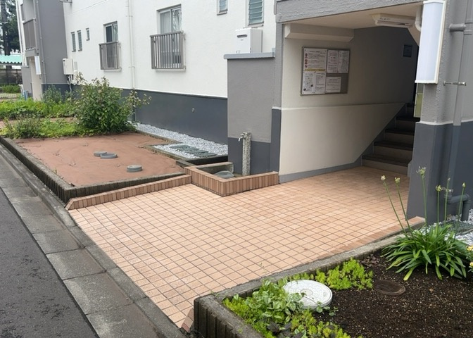 マンションのエントランスには、もともと風よけや防犯の役割がありますが、マンションによって宅配ボックスなどの設備が備わっている所もあります。日々の生活をイメージしながら生活しやすさをチェックしましょう。