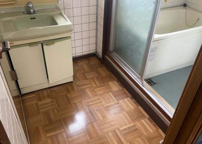 洗面脱衣所は「体を綺麗に整える場所」という目的と役割を持っています。そして便利で使い勝手のいい「体を綺麗に整える場所」にするためには、配置や動線、照明や収納計画をしっかりと検討しておく必要があります。