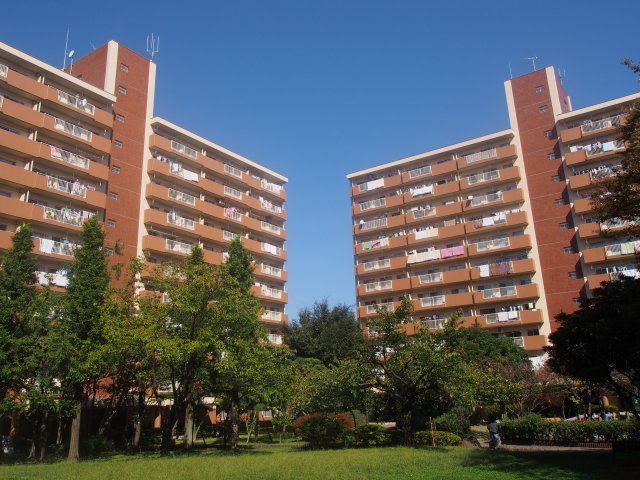 広場と緑が豊かな住環境