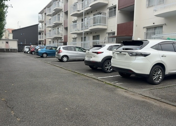 【相模原富士マンションＢの敷地内駐車場】