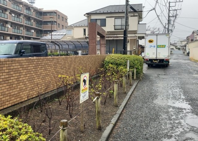 物件によっては、入居者が個人的に使用できる専用庭がついているものもあります。また、住宅の中にある土間の部分を庭と呼ぶこともあります。庭の用途は住む人によって変わり、それによってデザインもさまざまです。