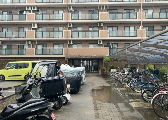 ＳＲＣ造は強度や耐震性の面でもRC造と比べて優れています。そのため、10階建以上の高層または超高層マンションなどの建築にも多く採用されています。柱や梁などのサイズが小さくても高い耐震性を確保できます。