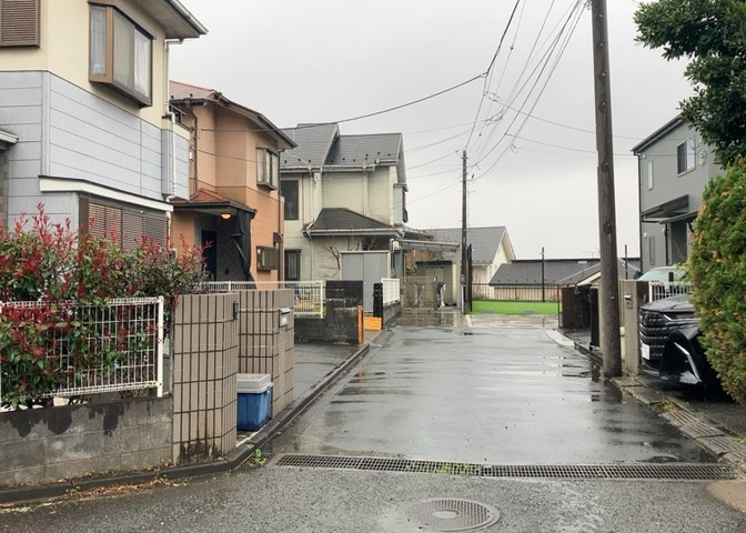 眺望を気にして物件を探す場合、前面に建物が建っていないか現地で確認しましょう！前面に建物があると景色はもちろん、日当たりや風通しにも影響が出てきます。住んだ時のことを想像しながら現地見学をしましょう。