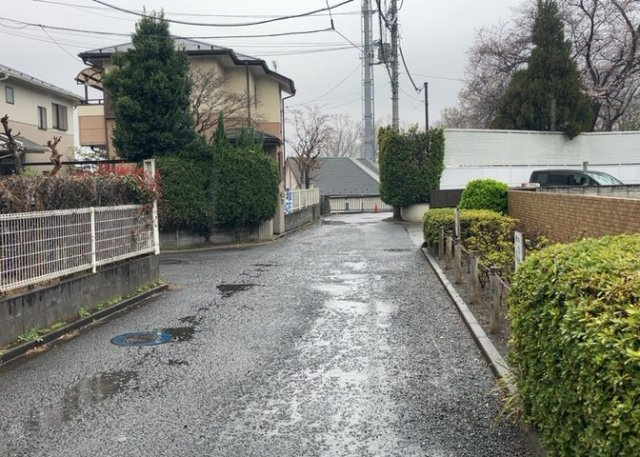 眺望の良さを楽しめるダイニングキッチンで家族団らんの時間を過ごしてはいかがでしょうか。バルコニーから見える景色を家族で眺める時間は、時間が経つのを忘れてしまいそうですね。是非、現地を見に行きましょう！
