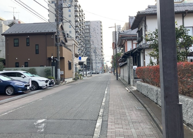 景色重視でお家選ぶをするとスーパーが遠い！学校が遠い！など生活をするうえで利便性で困ることもあります。まず一度現地を見学する際に、周辺の施設などがあるかを確認し、暮らし始めた後のことを想像しましょう。