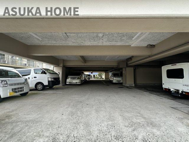 駐車場の空き状況については、その都度、確認いたしますのでお気軽にお聞きください。