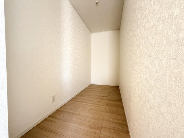 キッチン隣にはフリースペースタイプのパントリー。