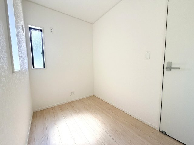 1階3帖のテレワークルーム。収納や趣味の部屋としても使えます！
