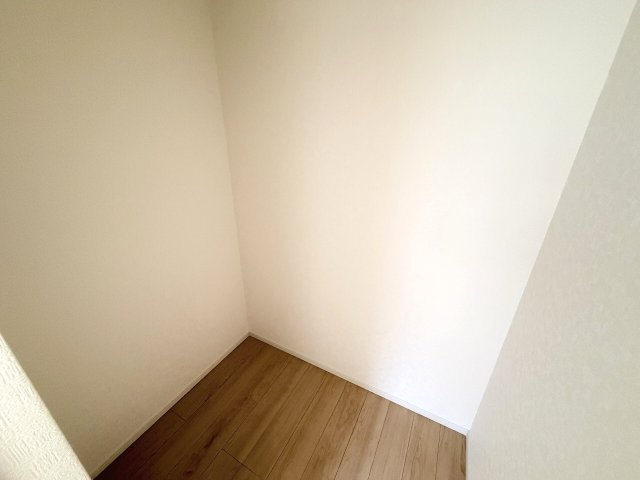 ウォークインクローゼット内部はフリースペースタイプを採用。