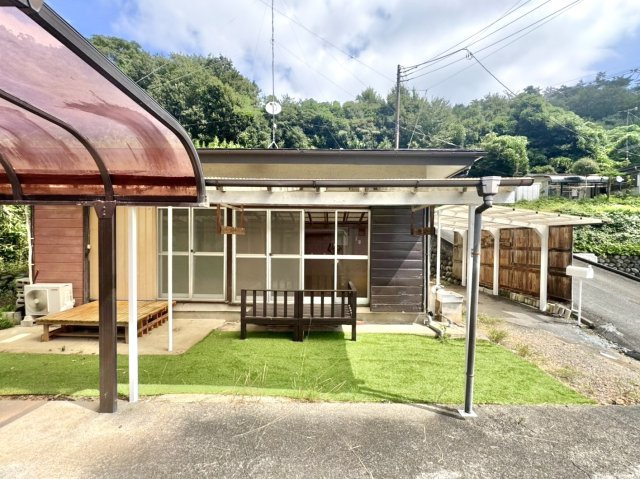■外観｜住宅街の中でも圧迫感が少なく、のびのびとした暮らしが叶う立地となっています♪