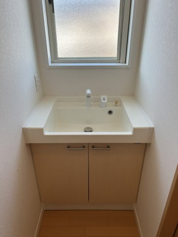 2階にも洗面台があります。