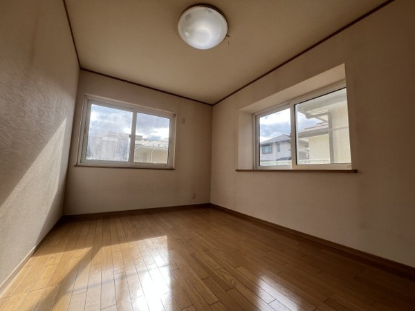 【鶴川2丁目　一戸建て の洋室】
