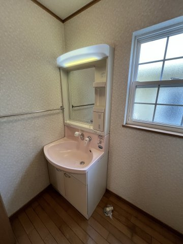 【鶴川2丁目　一戸建て の独立洗面台】