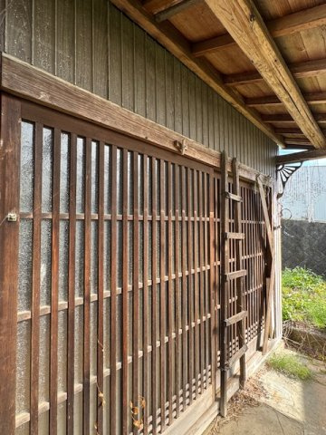 横の離れ♪　和室が二間あります♪