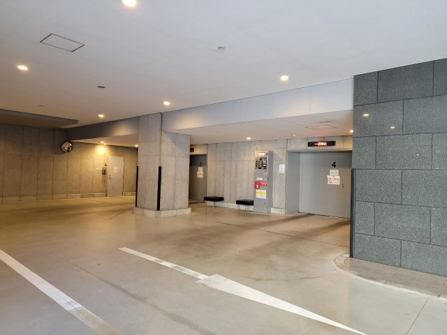 【敷地内駐車場】タワーパーキングなので、愛車が風雨にさらされることもございません！