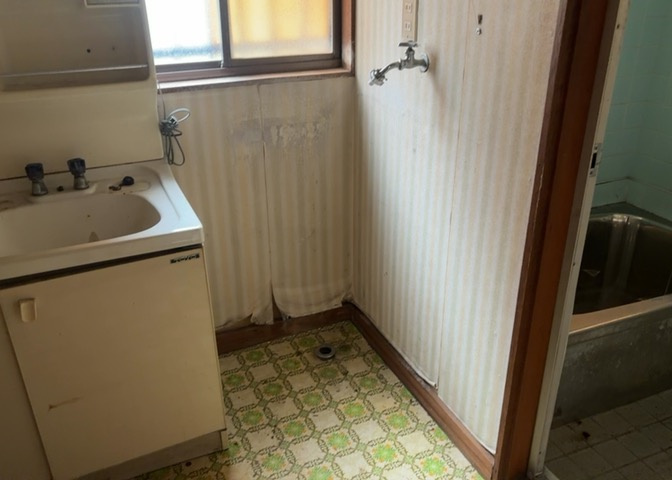 ランドリースペースも気になります。洗濯機置場があり「洗う、干す、取り込む、アイロンがけ、たたむ」など、洗濯に関する家事をするための空間です。広さや収納など付帯設備も含めて、詳細は現地でご確認ください。