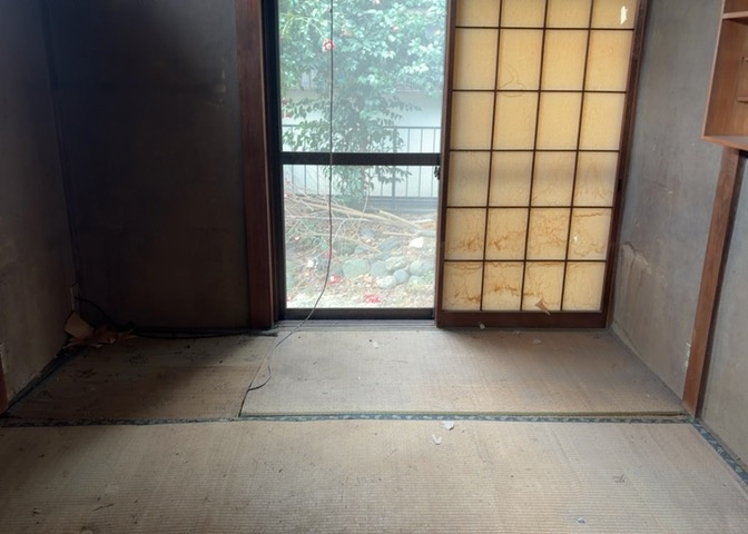 直線タイプはLとDKを一直線に並べた形で対面キッチンのタイプです。一般的なのでよく見かけるかもしれません。直線タイプに似た直接アイランドタイプは、キッチンとダイニングの間に壁がない分広く感じられます。