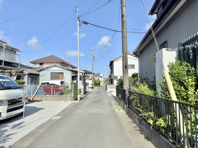 物件前の道路になります。