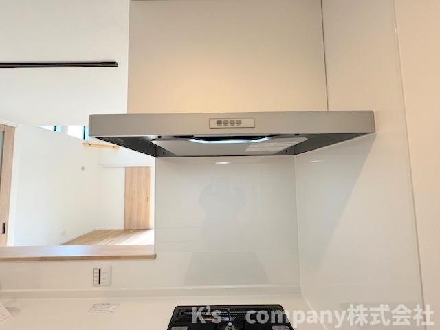 お手入れのしやすいスリムタイプのレンジフード☆