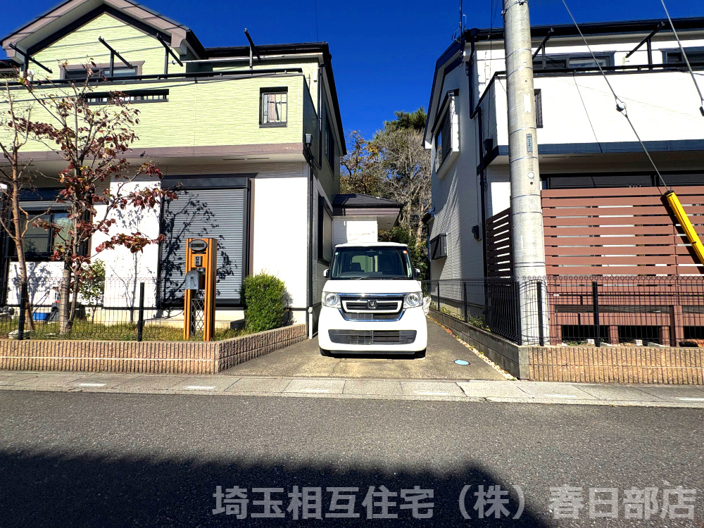 駐車1台可(車種による)。商業施設徒歩10分圏内でお買い物に便利な立地です。