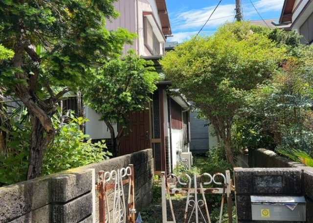 物件の詳細については、現地を見てわかること以外に、役所や法務局などで調べないとわからないことがあります。そのため、現地に行く場合は、もしこの物件を買ったらどのような生活ができるかをイメージしましょう。