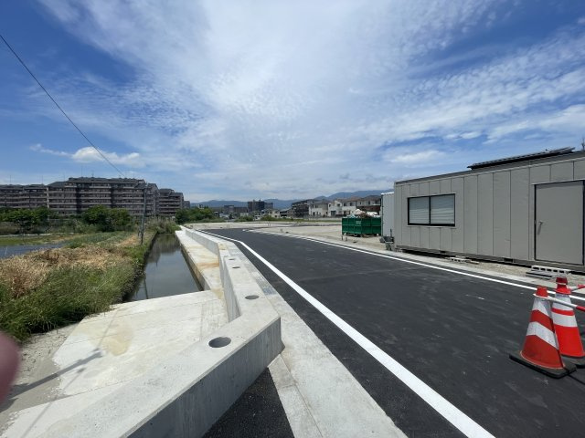 8年5月撮影、分譲地入口外観