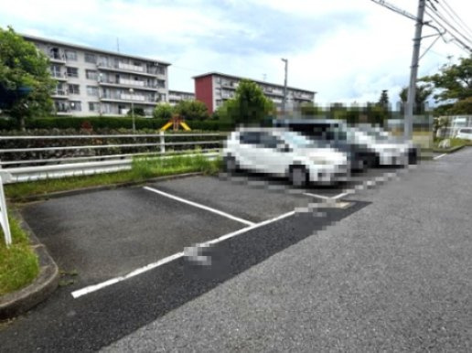 平置き駐車場です。