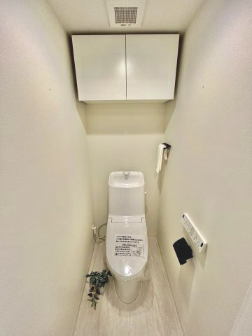 清潔感とうれしい機能性を兼ね備えた、使いやすいシャワートイレ