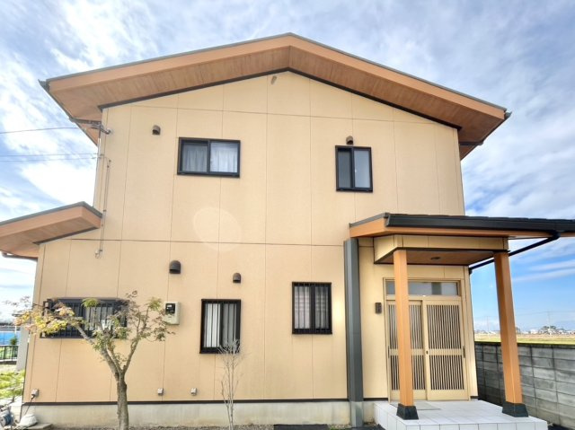 ■外観｜閑静な住宅街で始める新しい暮らし♪開放的な毎日をあなたへ(^^♪