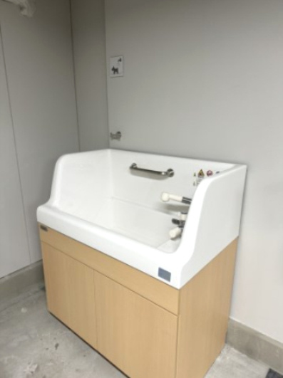 【ペット足洗い場】3階にございます。お出かけの後、きれいになってお部屋に戻れます！