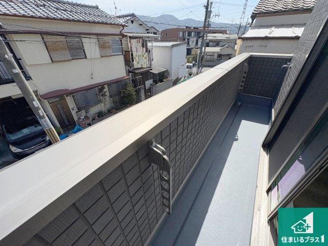 ワイドバルコニーは洗濯物を干すスペースが広いのでご家族が多くても安心！