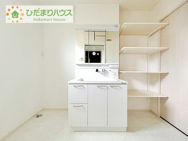 シンプルで使い勝手の良い独立洗面台！